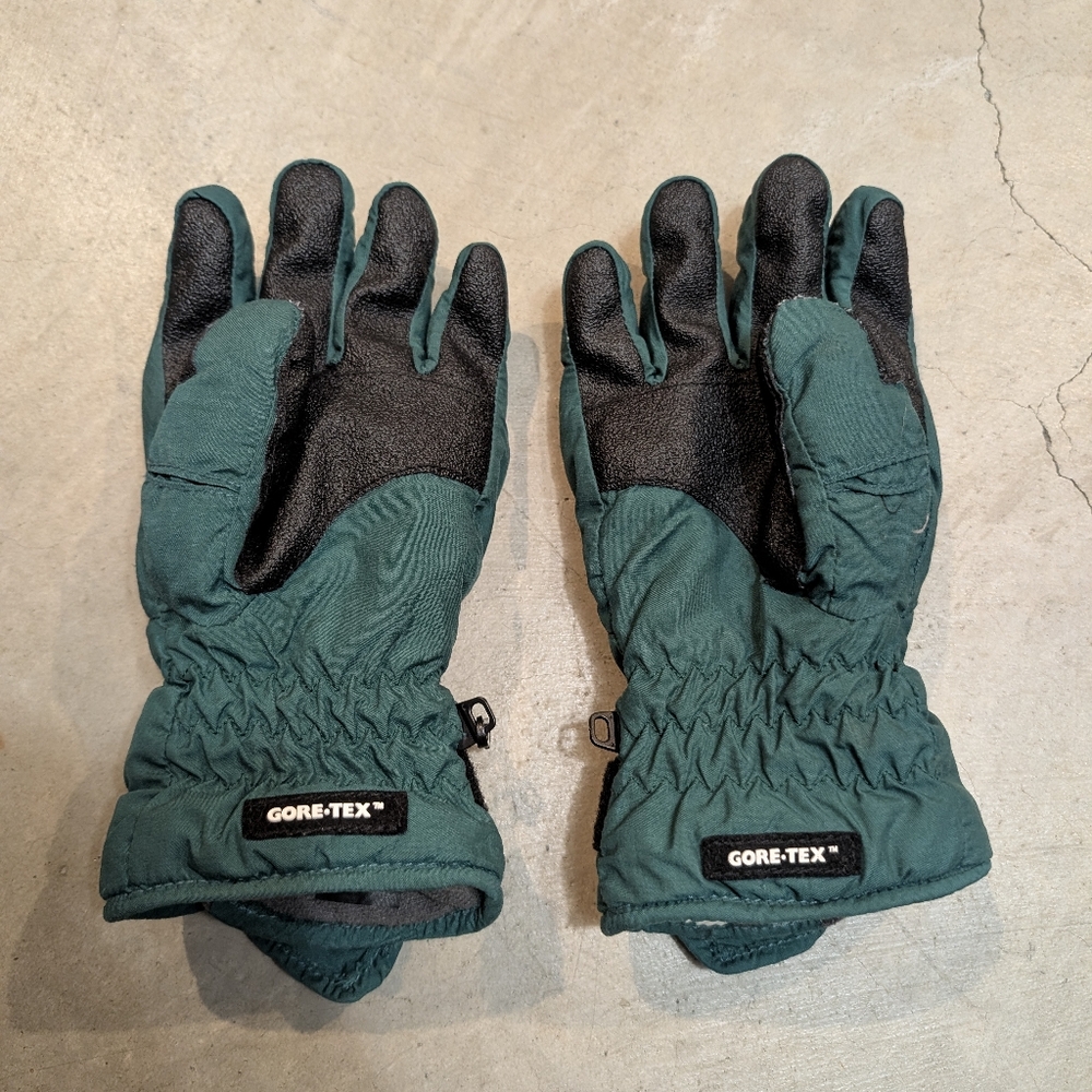 L.L. Bean Thinsulate GoreTex green gloves, Ladies M